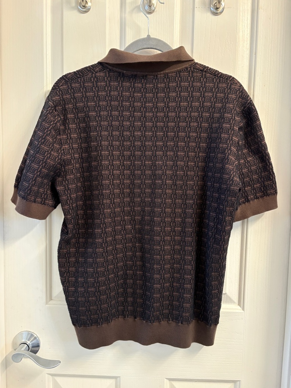 Tahari Two-Tone Brown and Black Textured, button up, polo styled knit shirt - Picture 2 of 6